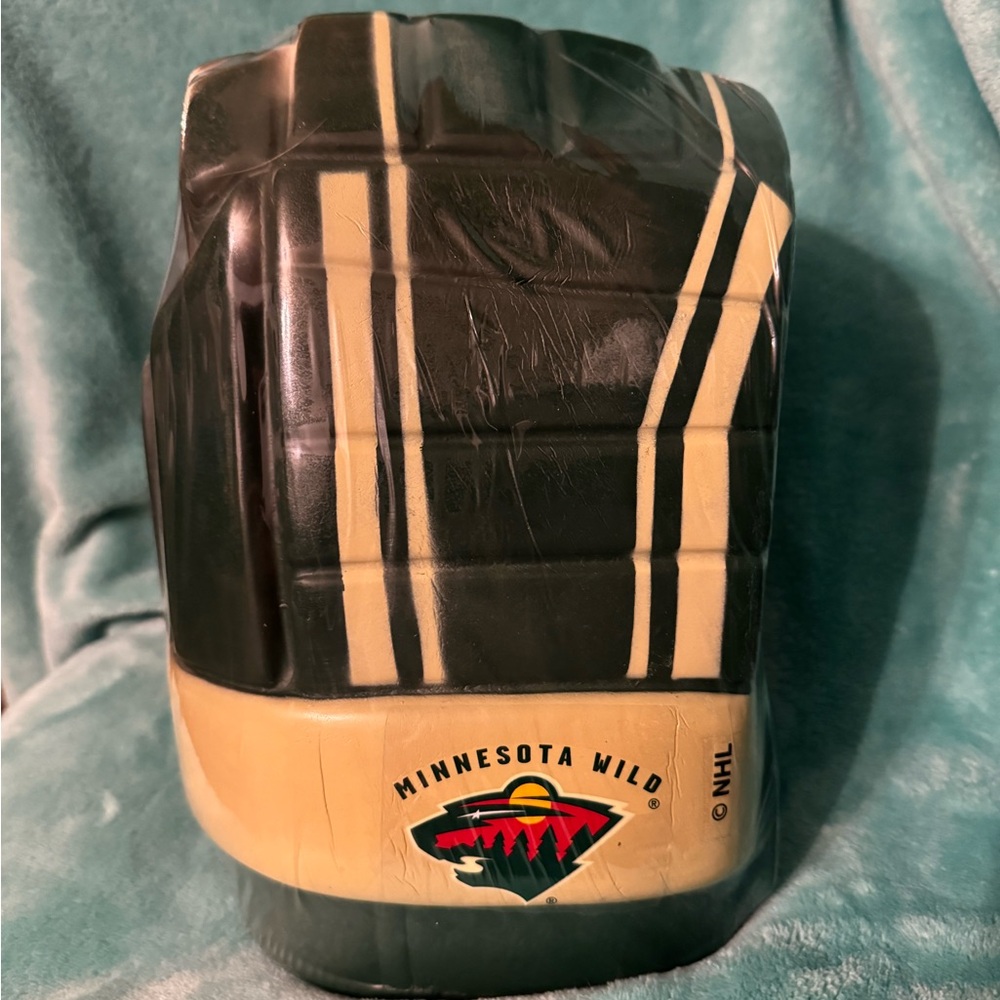 Brand New NHL Minnesota Wild Drink Holder Glove.